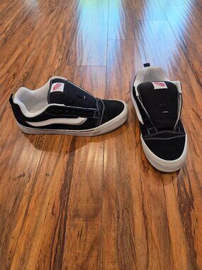 Vans Knu Skool Black and White
